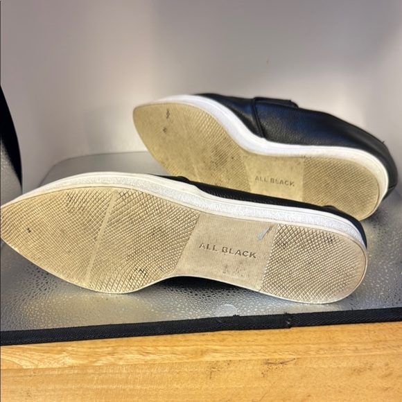 Black and White Slip-On Loafers with Minimalist Design - Picture 5 of 7